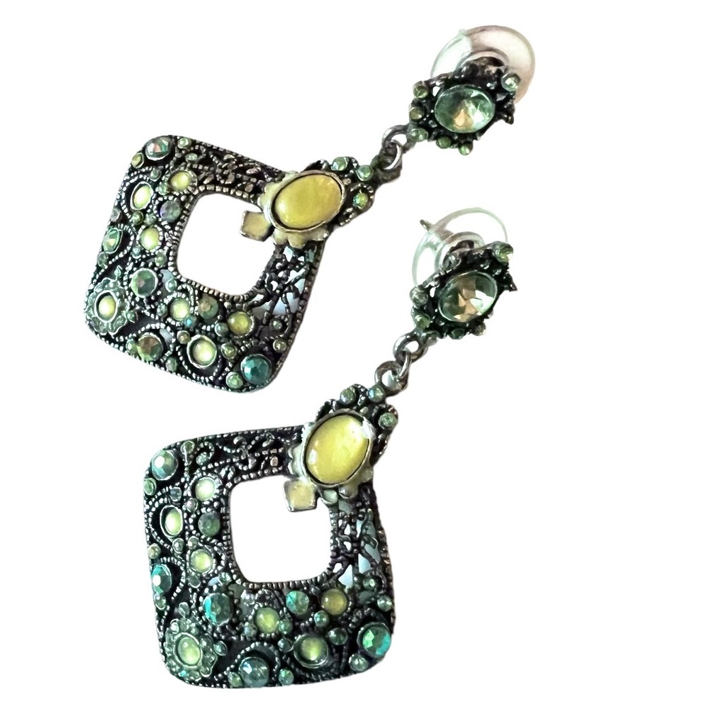 Vintage Earrings Post Dangle Statement Glass Enamel Stone Peridot Green Cream